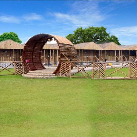 Gopika Resort Vrindāvan 外观 照片
