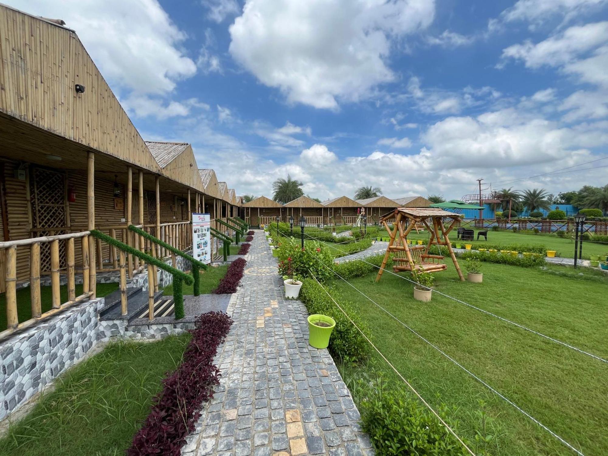 Gopika Resort Vrindāvan 外观 照片