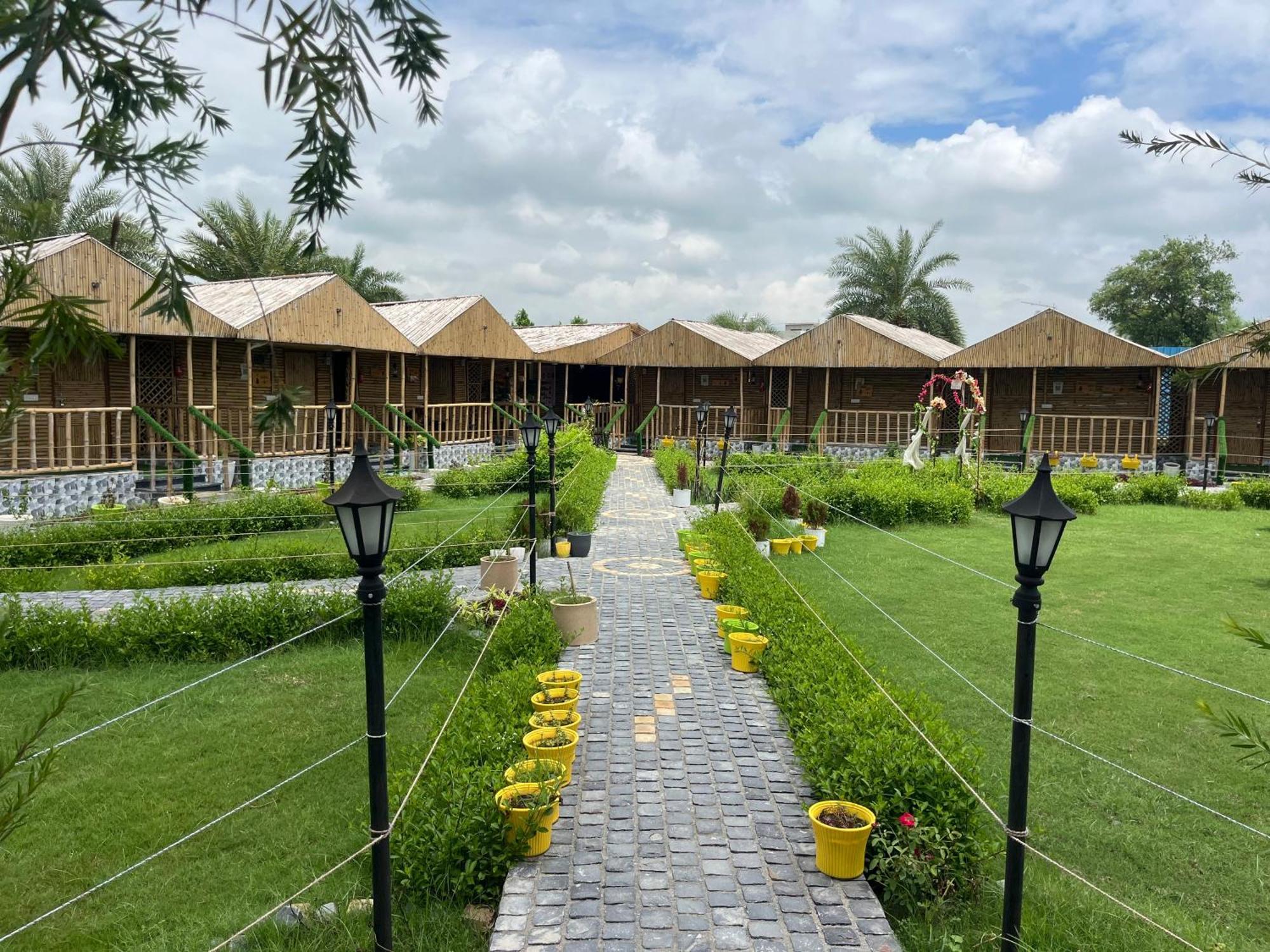 Gopika Resort Vrindāvan 外观 照片